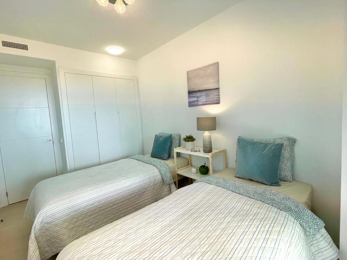 Luxury 3 Bedroom Apartment 300M From The Beach Fuengirola Eksteriør bilde