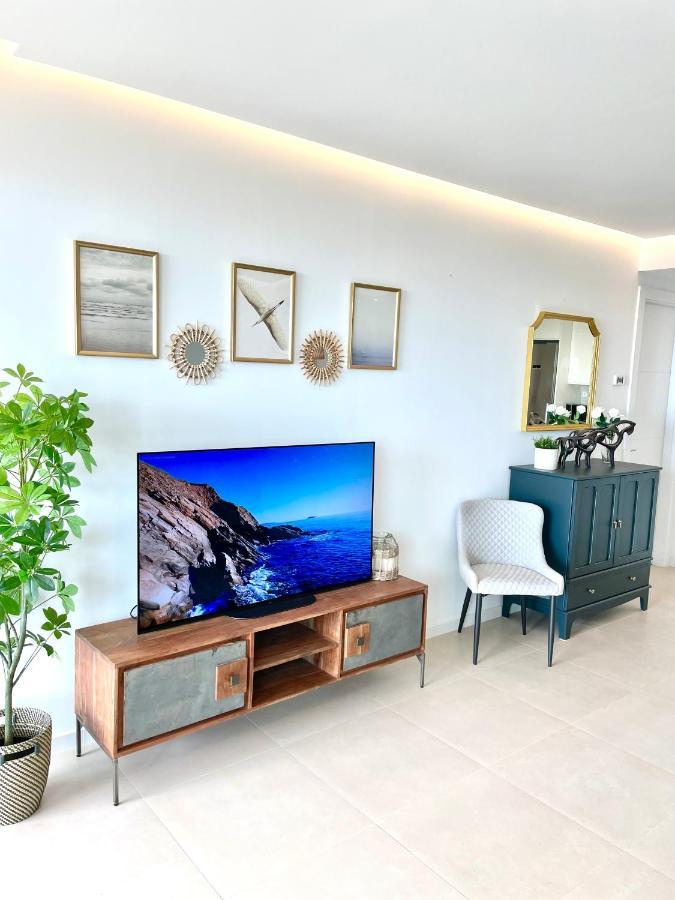 Luxury 3 Bedroom Apartment 300M From The Beach Fuengirola Eksteriør bilde